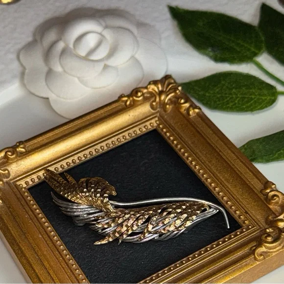 Gold and Silver Feather Brooch - Picture 4 of 16